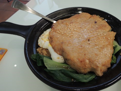 猪扒煎蛋煲仔饭
