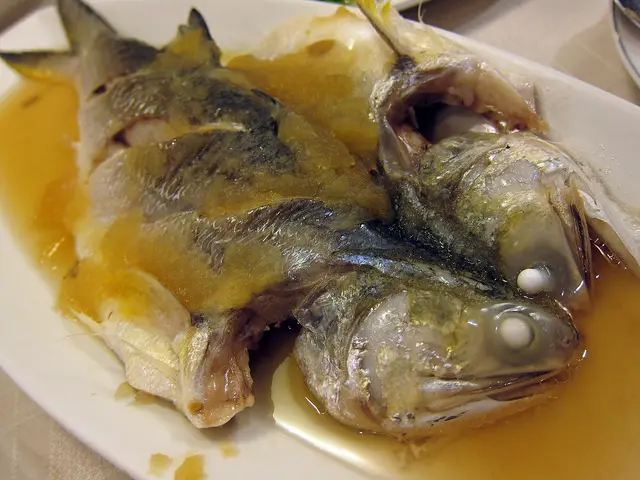 厚薄不拘几乎都勾上点芡喇 (抓头~)                 荫冬瓜蒸午鱼