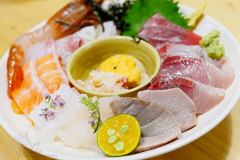 日本新食 甲州葡萄酒》美味澎拜東區日本料理 x 生魚片 x 散壽司